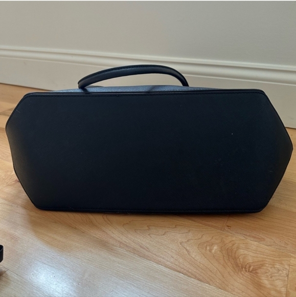 Marc Jacobs logo east/west leather tote - Picture 10 of 10